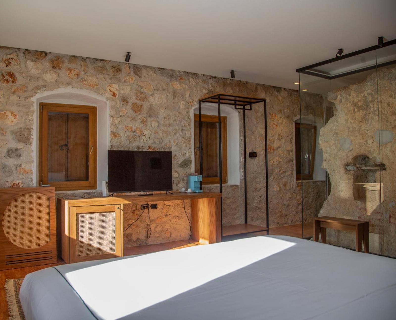 Zoe Hora Resort