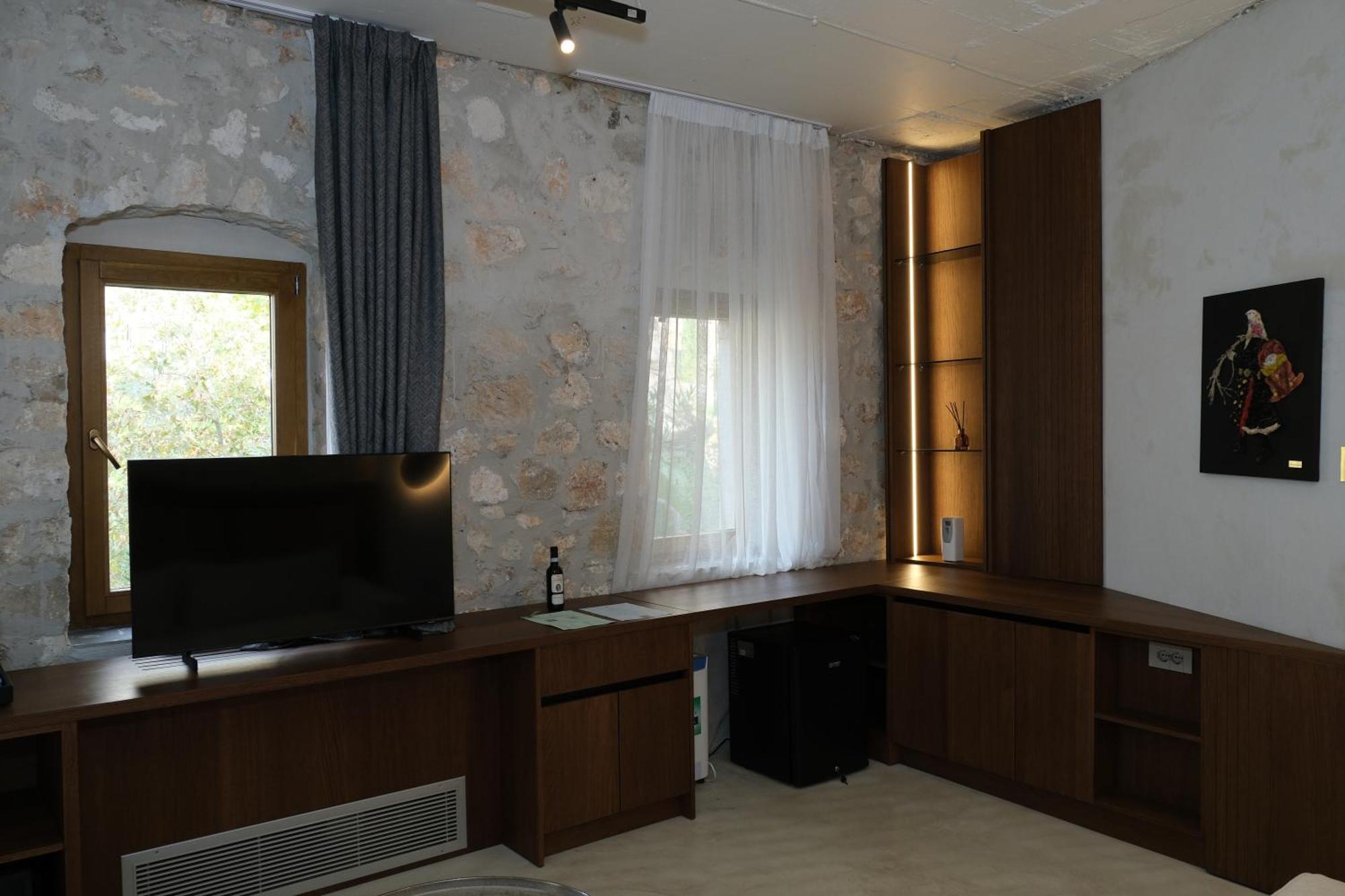 Zoe Hora Resort *