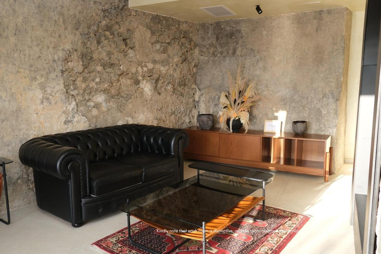 Zoe Hora Dhermi
